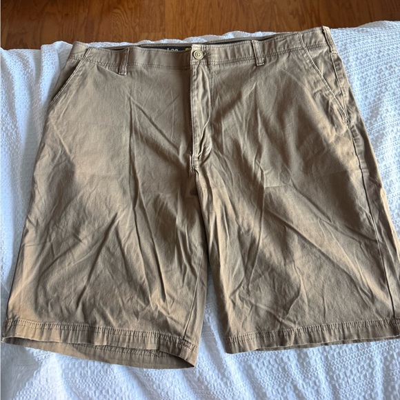 Khaki LEE EXTREME COMFORT SHORTS - Picture 1 of 3